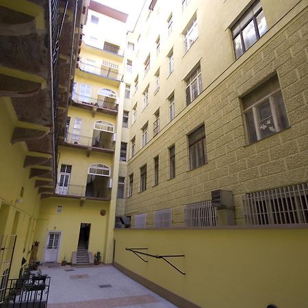 Apartment Akademia ブダペスト エクステリア 写真